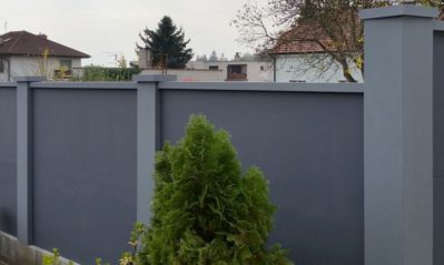 Nový betonový plot